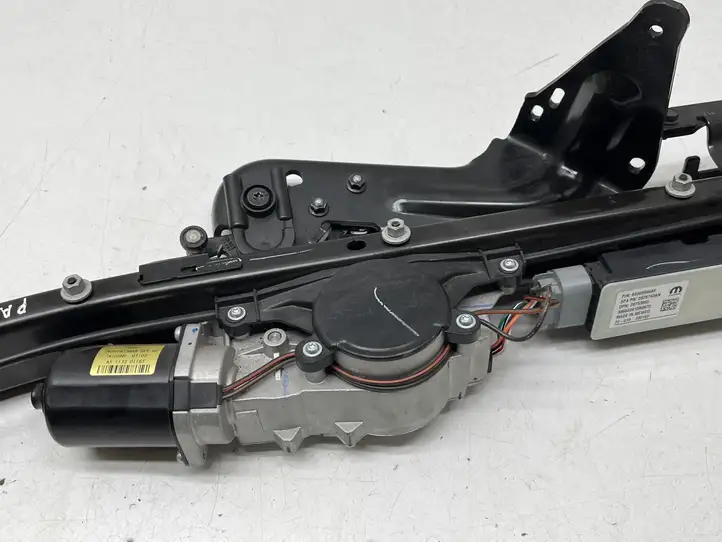 Chrysler Pacifica (2016 - )  PN5926736AB Автоматический механизм открывания