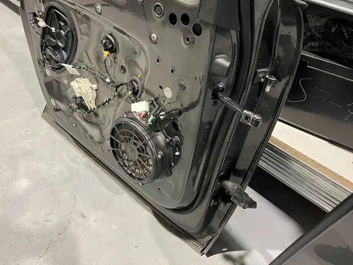 Porsche Cayenne (9Y0 9Y3) (2018 - ) 9Y0831311C Дверь — фото 9