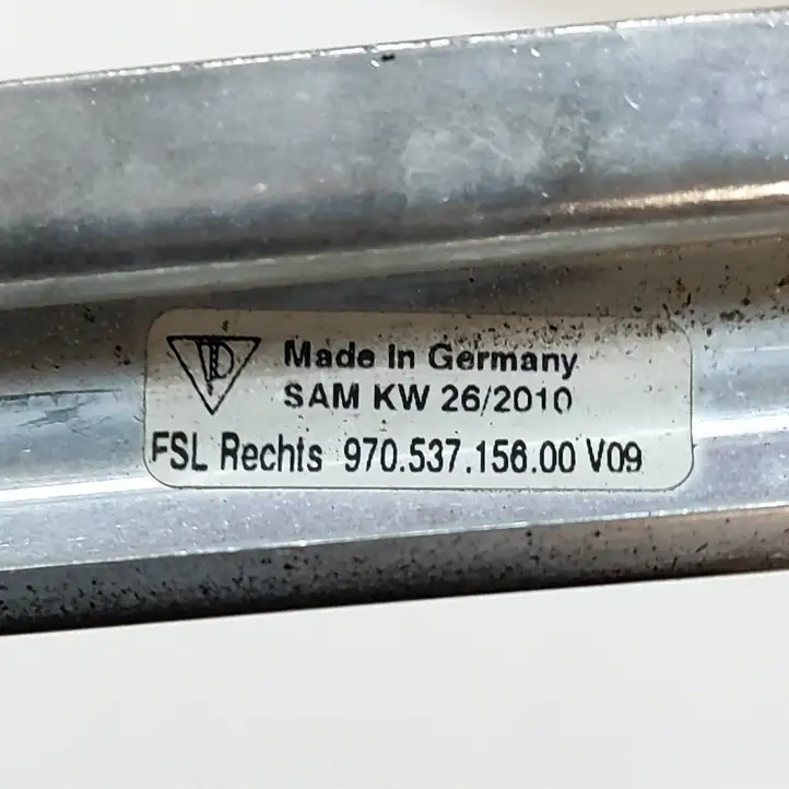 Porsche Panamera (970) (2009 - 2013) 97053715600 Накладка стекла двери — фото 3