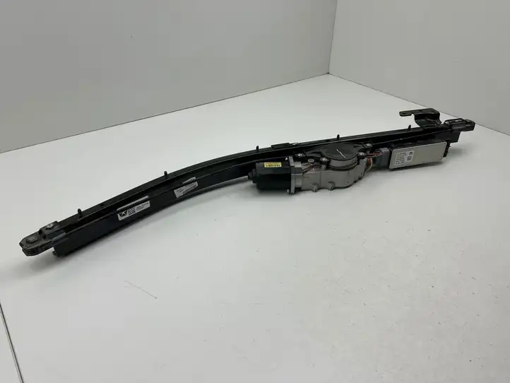 Chrysler Pacifica (2016 - )  62024F Мотор раздвижной двери