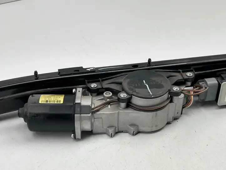 Chrysler Pacifica (2016 - )  62024F Мотор раздвижной двери