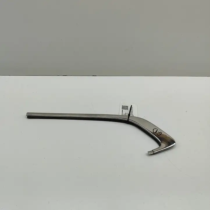 Aston Martin Vantage (2005 - 2008)   Отделка стекла двери