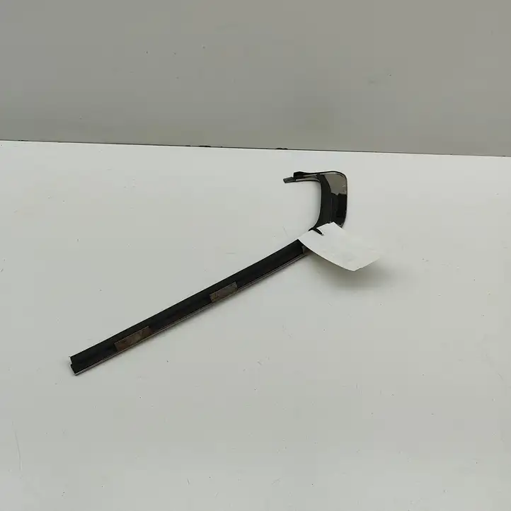 Aston Martin Vantage (2005 - 2008)   Отделка стекла двери