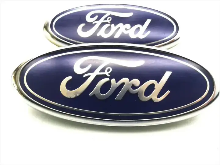 Ford Focus (2005 - 2008) 3M51-425A52-AC Эмблема модели — фото 2