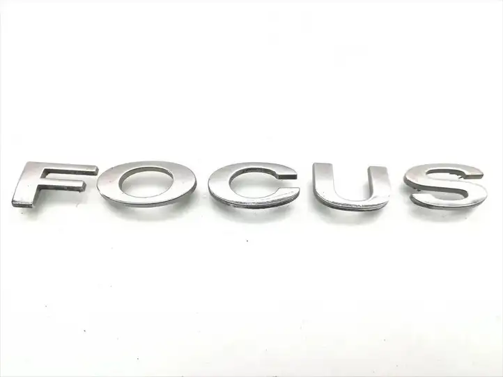 Ford Focus (2005 - 2008)   Буквы модели