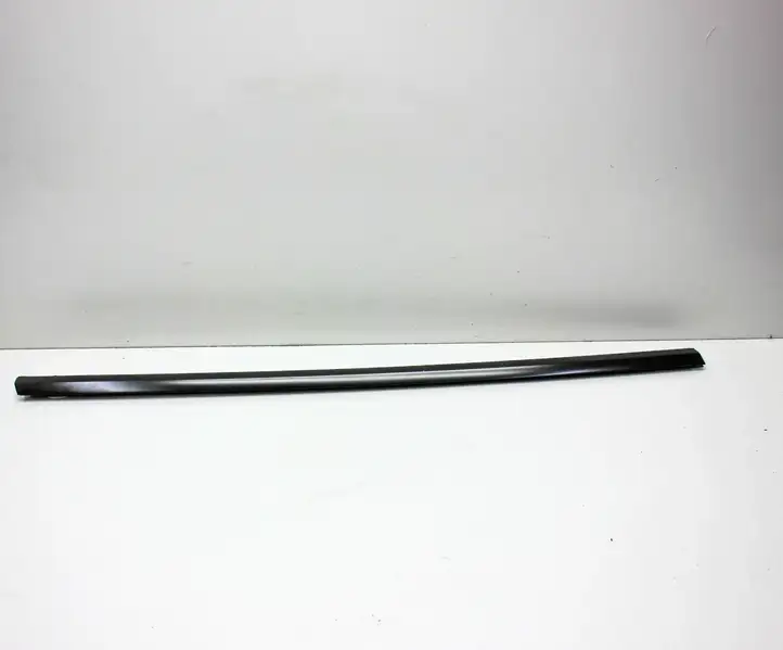 Tesla Model Y (2019 - 2024) 149571100D Накладка стекла двери — фото 1