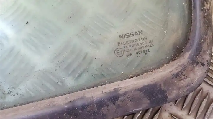 Nissan Almera N16 (2000 - 2010) Форточка двери — фото 2