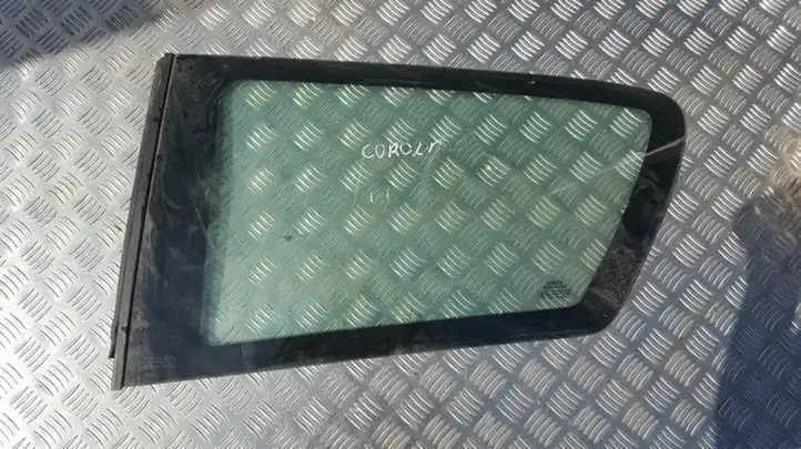 Toyota Corolla E120 E130 (2000 - 2004) Заднее боковое стекло — фото 1