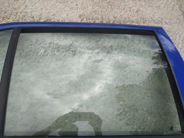 Skoda Fabia Mk1 (6Y) (1999 - 2007) Стекло задней двери — фото 1