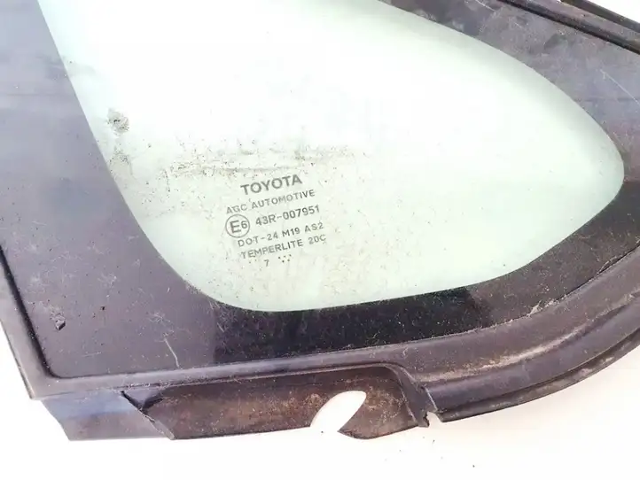 Toyota Auris 150 (2006 - 2012) Треугольное стекло кузова — фото 2