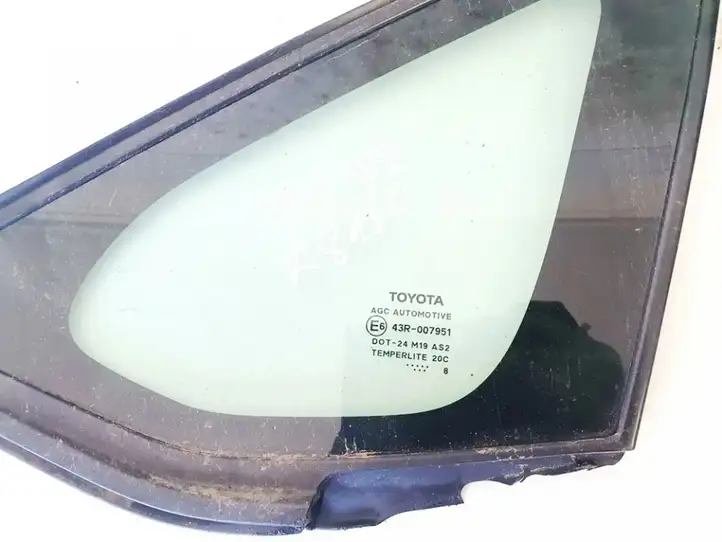 Toyota Auris 150 (2006 - 2012) Треугольное стекло кузова — фото 2