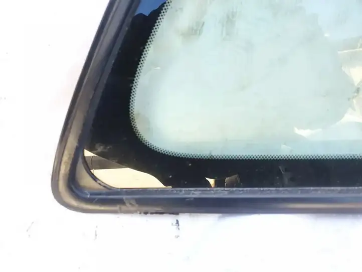 Toyota RAV 4 (XA20) (2000 - 2005) Заднее боковое стекло — фото 3