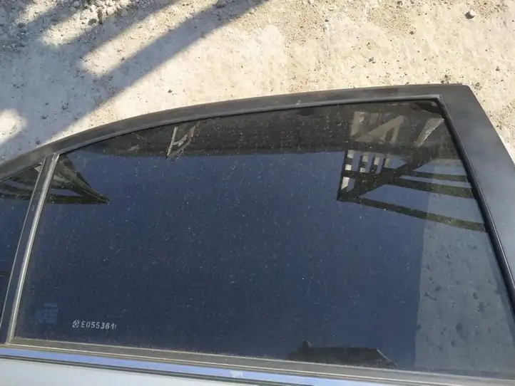 Toyota Avensis T250 (2006 - 2009) Стекло задней двери — фото 1