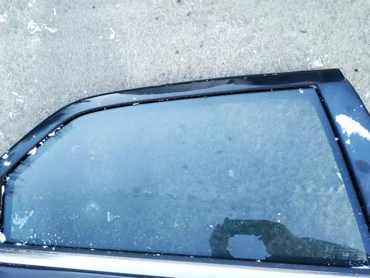 Chrysler 300 - 300C (2005 - 2011) Стекло задней двери — фото 2