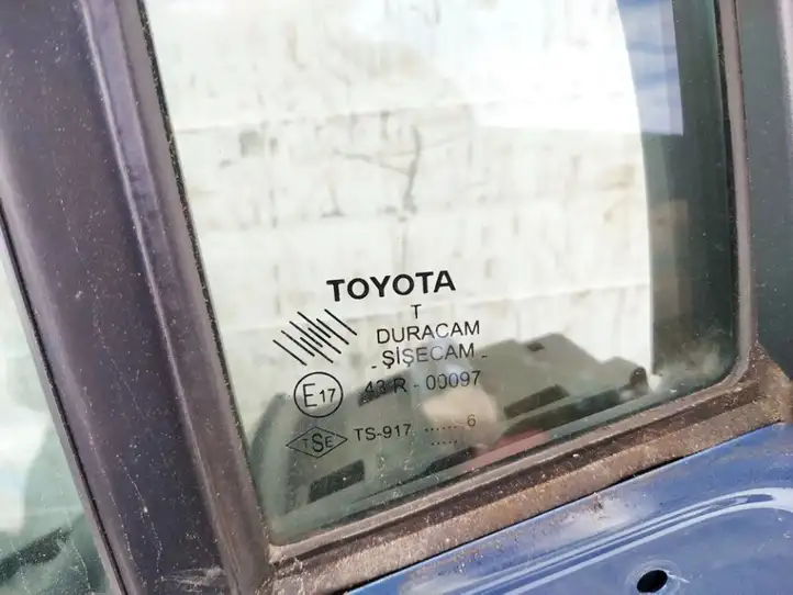 Toyota Yaris (2005 - 2009) Форточка двери — фото 3