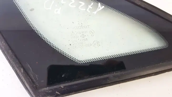 Toyota Avensis Verso (2001 - 2004) Треугольное стекло кузова — фото 2