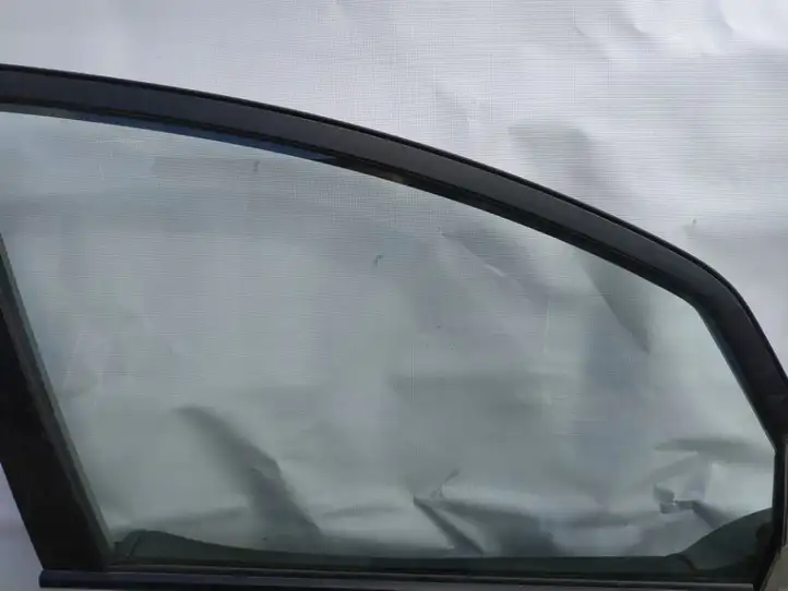 Toyota Corolla Verso E121 (2001 - 2004) Стекло передней двери — фото 1