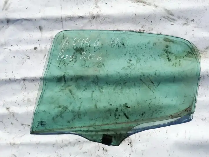 Peugeot 206 (1998 - 2012) Стекло задней двери — фото 1