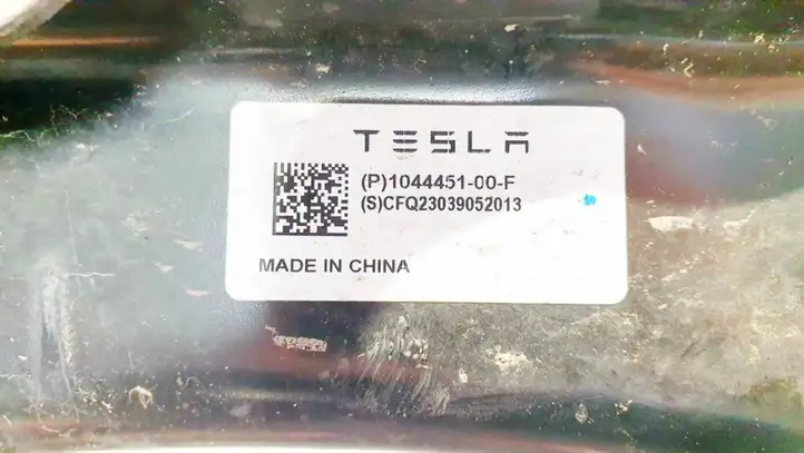 Tesla Model Y (2019 - 2024) P104445100f Вилка подвески — фото 4