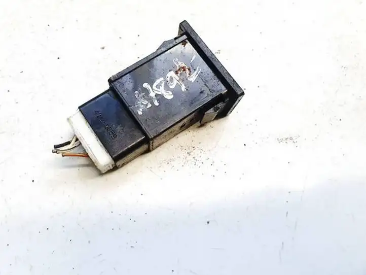 Toyota Corolla Verso AR10 (2004 - 2009) tr8801 Кнопка DTC — фото 3