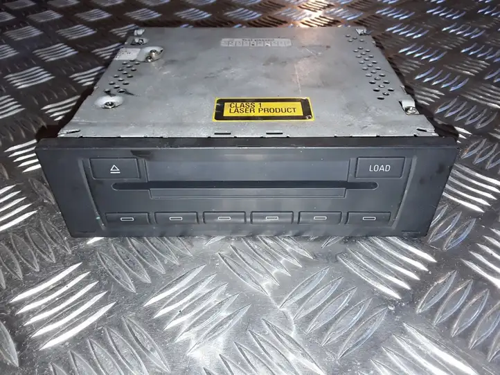 Skoda Octavia Mk2 (1Z) (2004 - 2013) 1Z0035111 CD/DVD чейнджер — фото 1