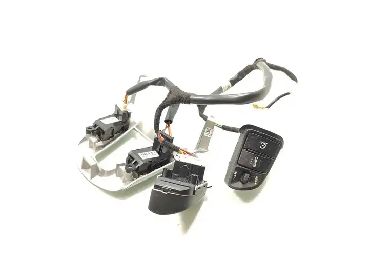 Kia Ceed (2010 - 2012) 96720-1H500 Кнопки на рулевом колесе — фото 3