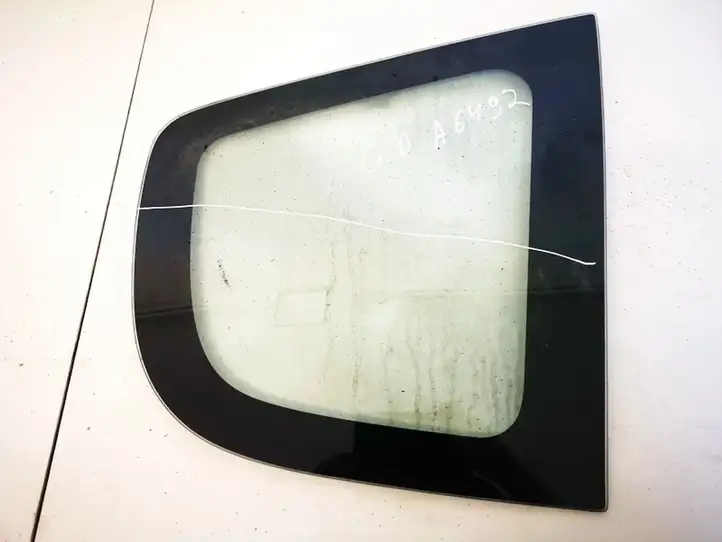Honda Jazz (2004 - 2008) Заднее боковое стекло — фото 1