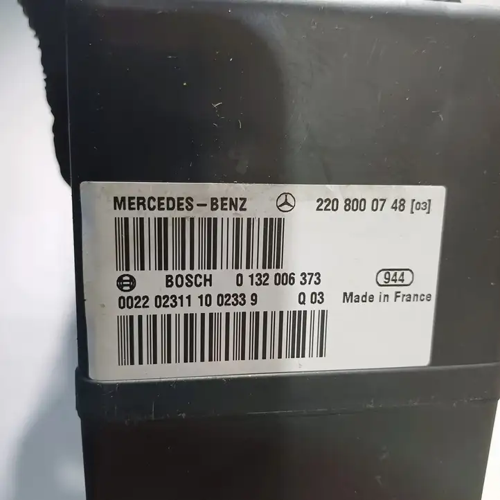 Mercedes-Benz S W220 (1998 - 2006) 2208000748 Вакуумный насос центрального замка — фото 6