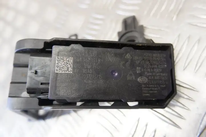 Volkswagen ID.3 (2019 - ) 5WA962133D Антенна системы Keyless — фото 4