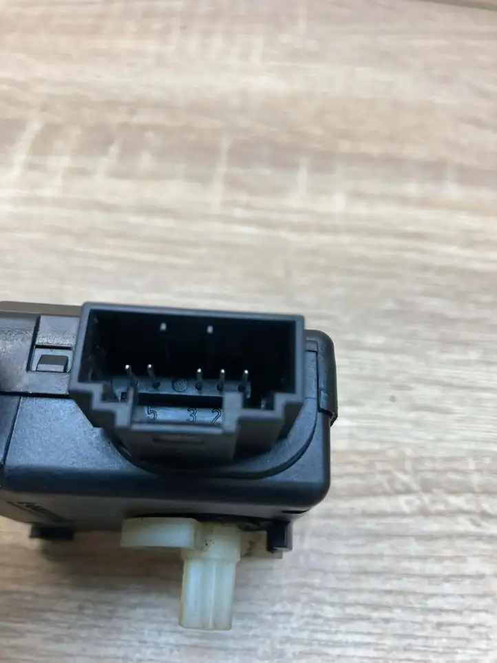 Opel Zafira B (2003 - 2006) 309372700AE Двигатель задвижки потока воздуха — фото 4