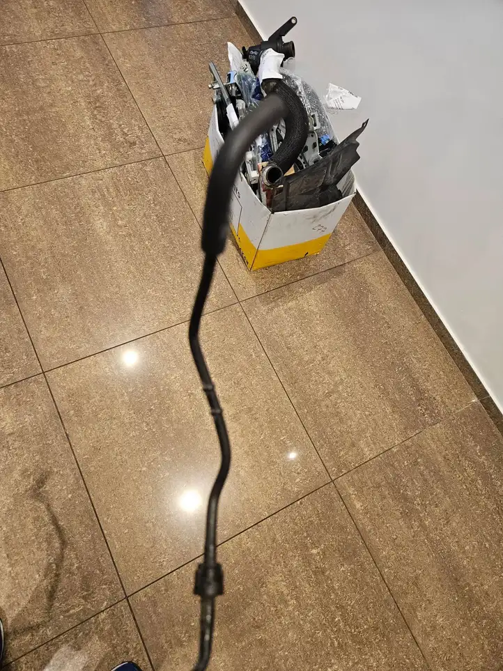 Porsche Macan (95B) (2014 - 2018) 94611066932 Трубки и шланги — фото 5