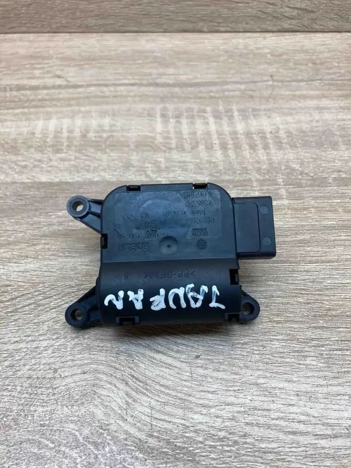 Audi A3/S3 8L (2000 - 2003) 132801338 Двигатель задвижки потока воздуха — фото 3