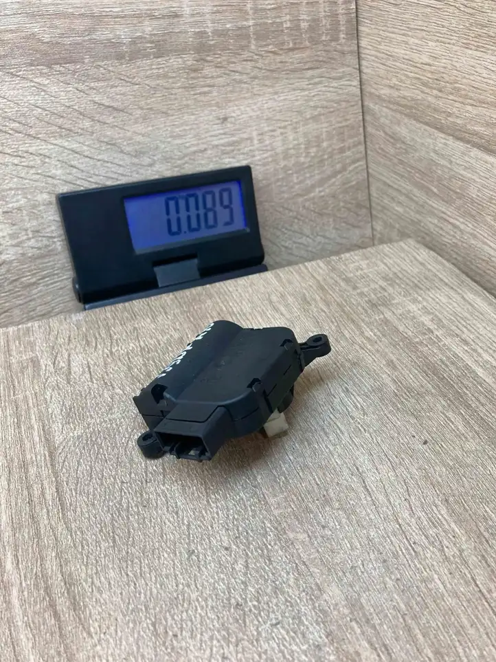 Audi A3/S3 8L (2000 - 2003) 132801338 Двигатель задвижки потока воздуха — фото 7