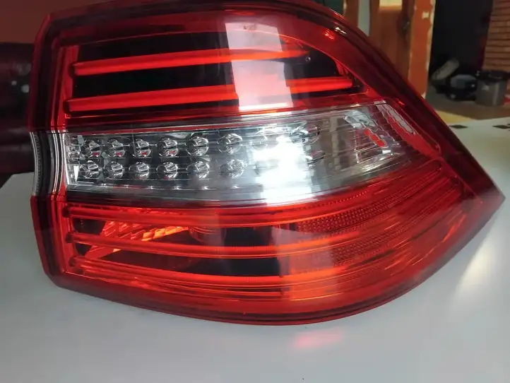 Mercedes-Benz ML W166 (2012 - 2017) A1669063201 Задний фонарь в кузове — фото 2