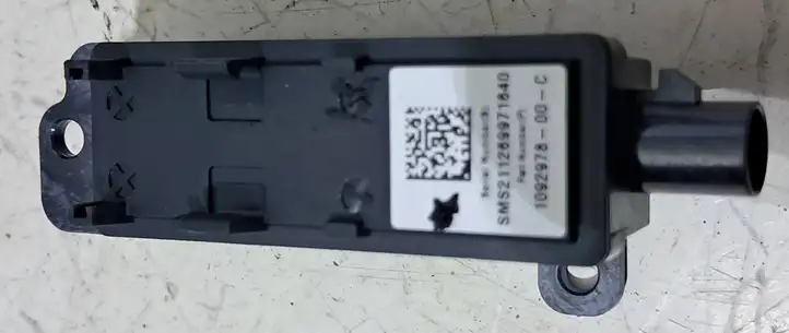 Tesla Model Y (2019 - 2024) 109297800C Боковая камера в крыле — фото 6