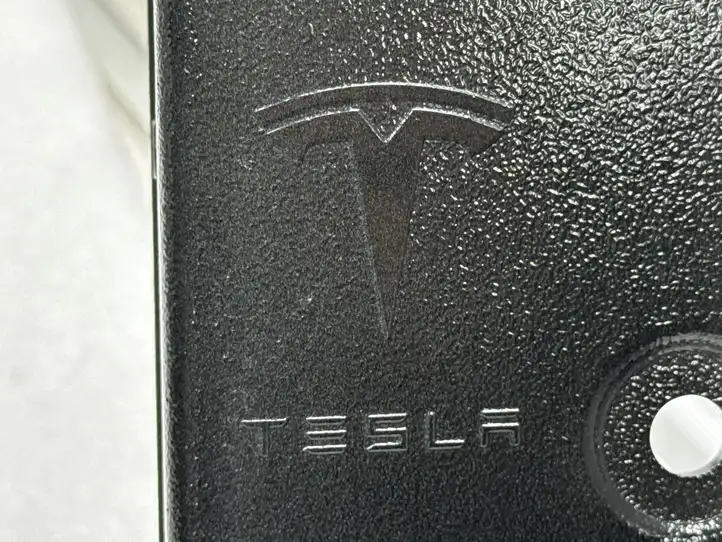 Tesla Model X (2021 - ) 102878300 Верхняя петля задней двери — фото 7
