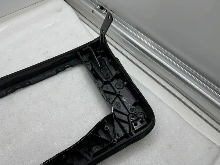 Tesla Model X (2021 - ) 102878300 Верхняя петля задней двери — фото 12