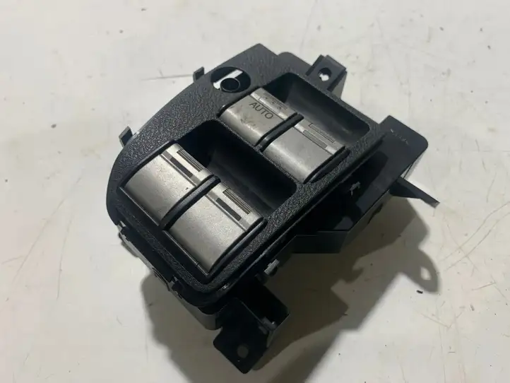 Honda FR-V (2004 - 2009) M27709 Кнопка стеклоподъемников — фото 1