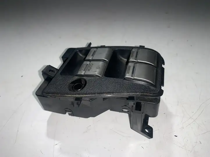 Honda FR-V (2004 - 2009) M27709 Кнопка стеклоподъемников — фото 3