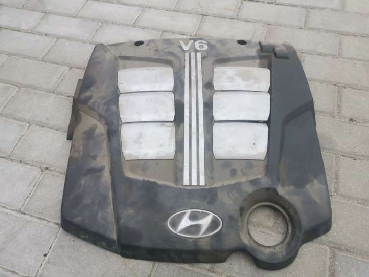 2924037400 Hyundai Coupe Variklio dangtis (apdaila)