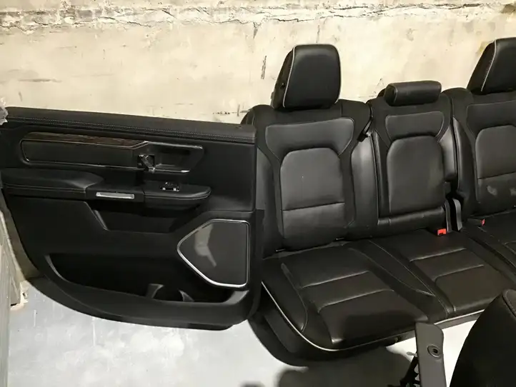 Dodge Ram (2018 - ) Комплект салона — фото 8