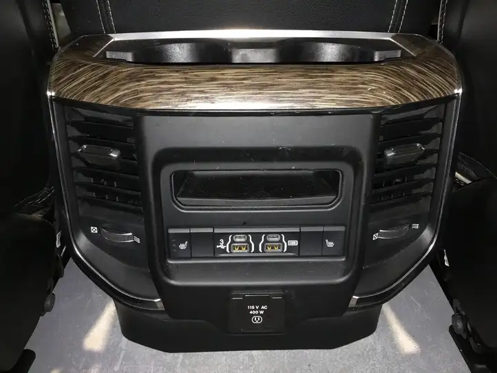 Dodge Ram (2018 - ) Комплект салона — фото 10