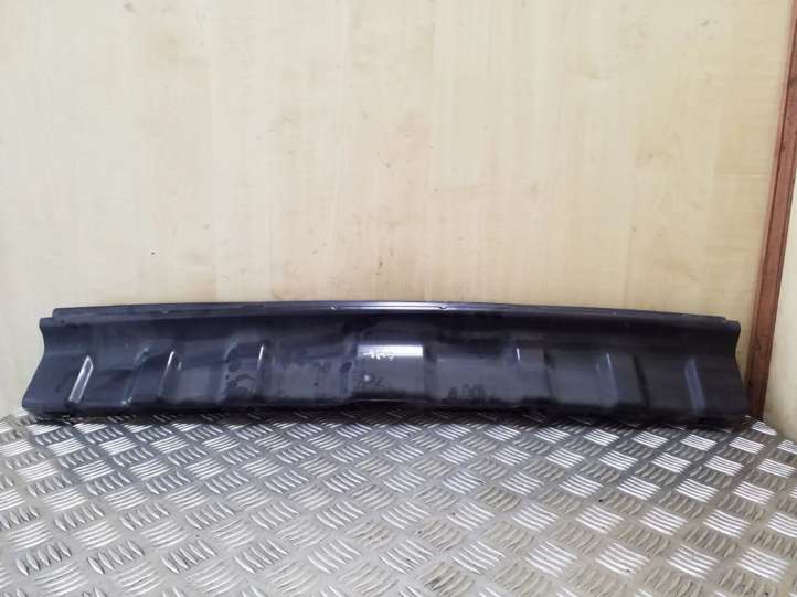 7P681323 Volkswagen Touareg II Galinis sustiprinimas bamperio