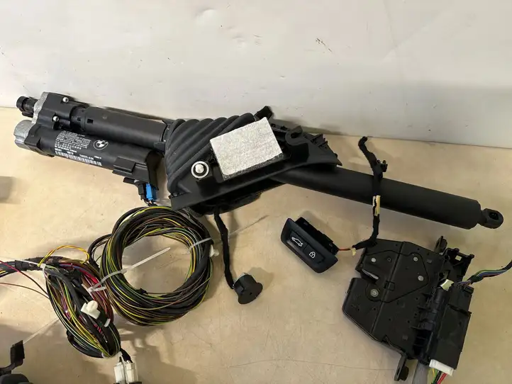 BMW 4 F36 Gran coupe (2017 - ) 9491419 Гидравлика крышки багажника — фото 3