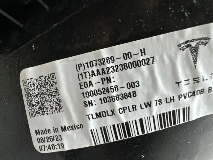 Tesla Model X (2021 - ) 107329900D Прочая отделка багажника — фото 8
