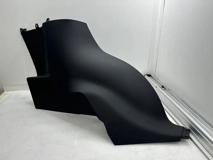Tesla Model X (2021 - ) 107329900D Прочая отделка багажника — фото 9