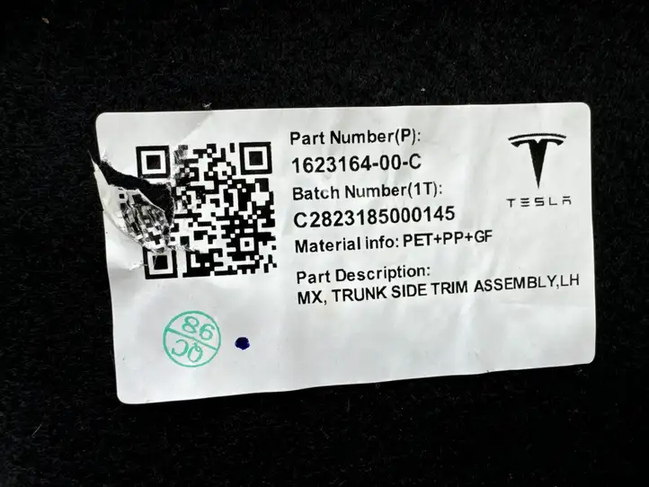 Tesla Model X (2021 - ) 162316400C Боковая обшивка багажника — фото 9