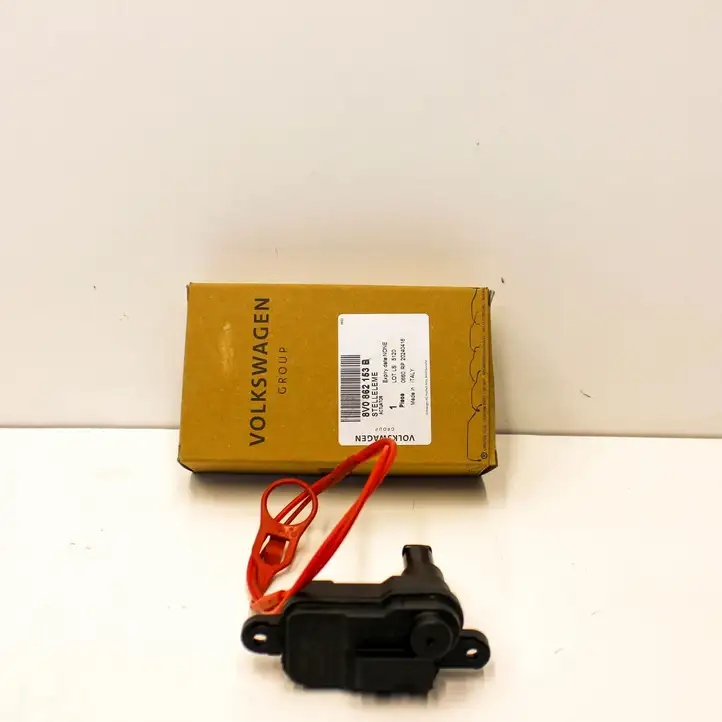 Audi A3/S3 8V (2012 - 2016) 8V0862153B Замок крышки топливного бака — фото 1