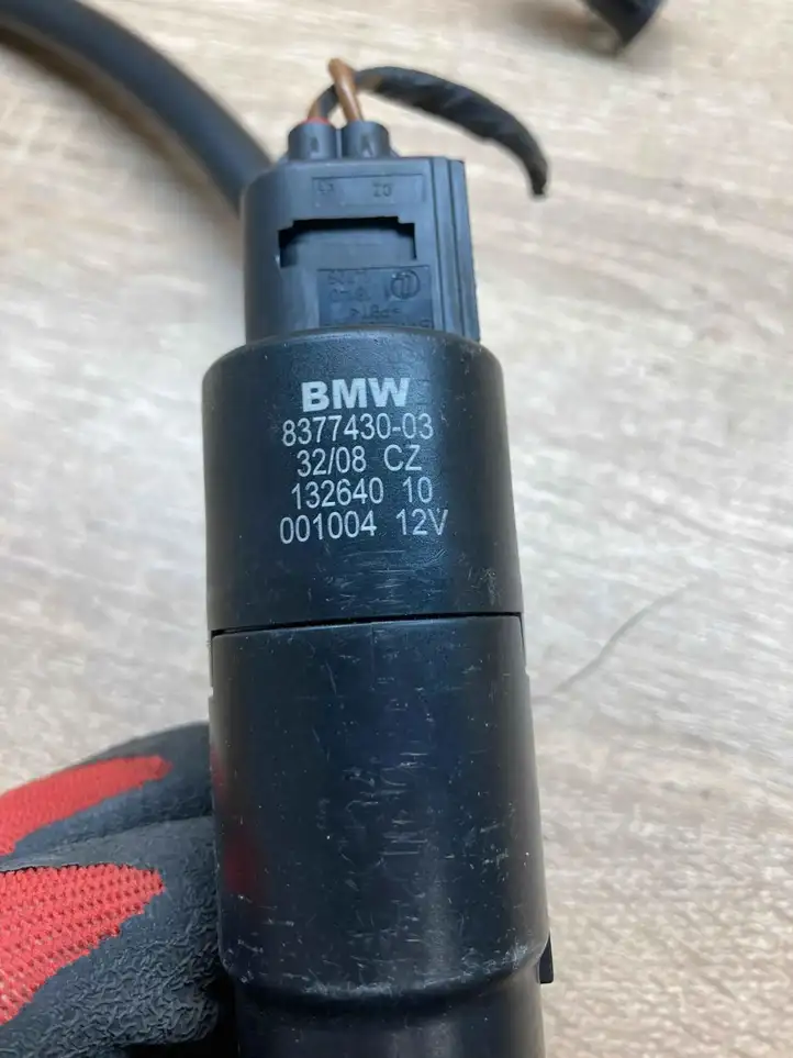 BMW X3 E83 (2003 - 2010) 8377430 Насос омывателя фар — фото 5