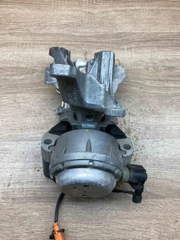 Audi A8 S8 D4 4H (2010 - 2014) 4H0199307AC Кронштейн двигателя — фото 3